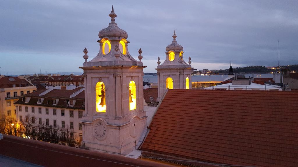 A Terrace On A Topfloor With A View Lisbon Luaran gambar